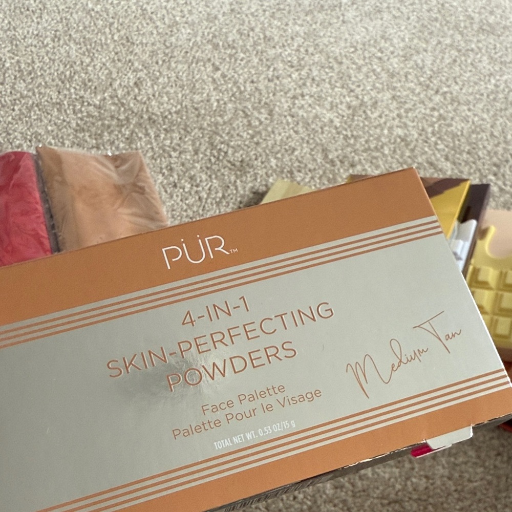 PÜR 4-in-1 Skin-Perfecting Powders - Medium Tan